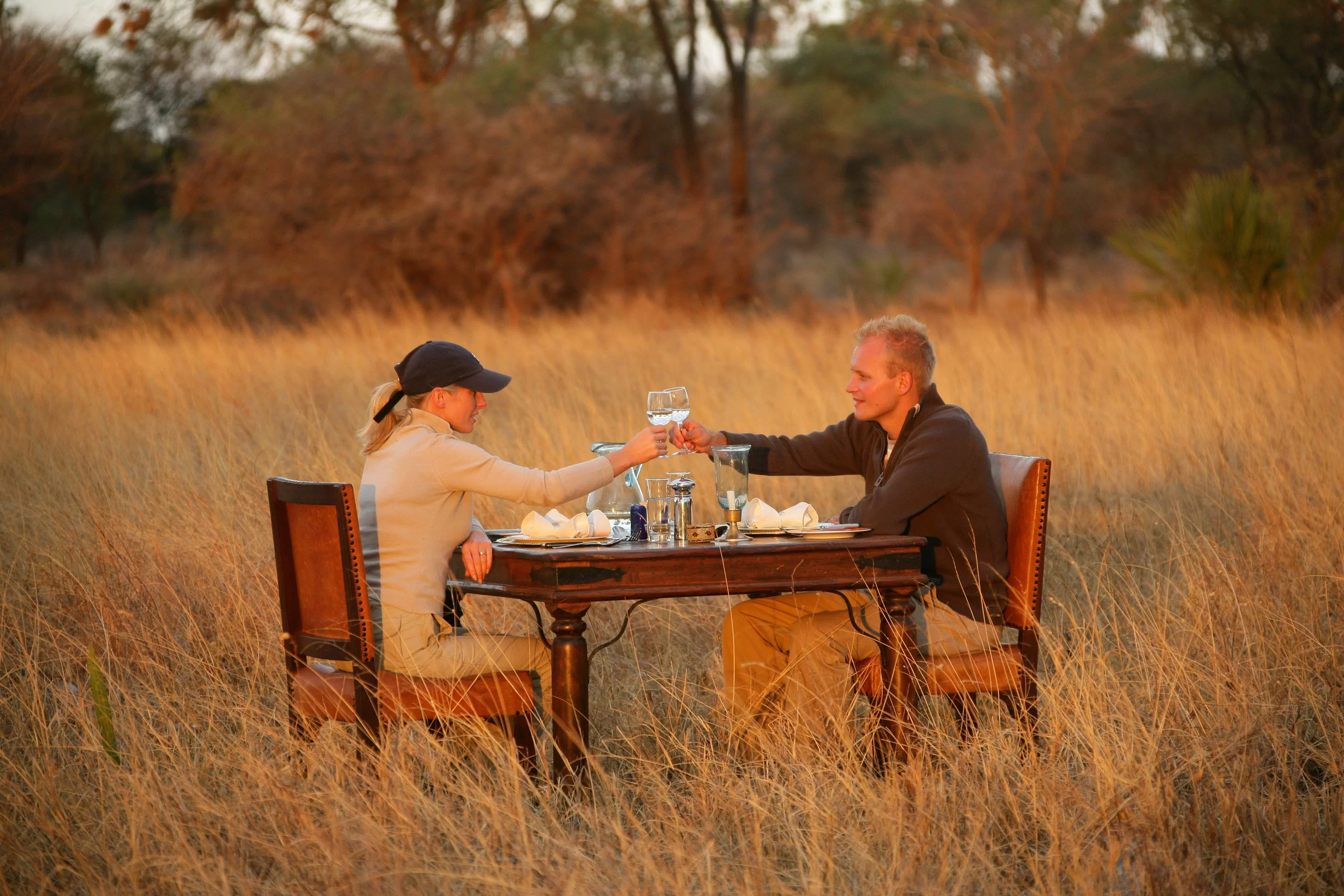 Romantic-Bush-Dinners